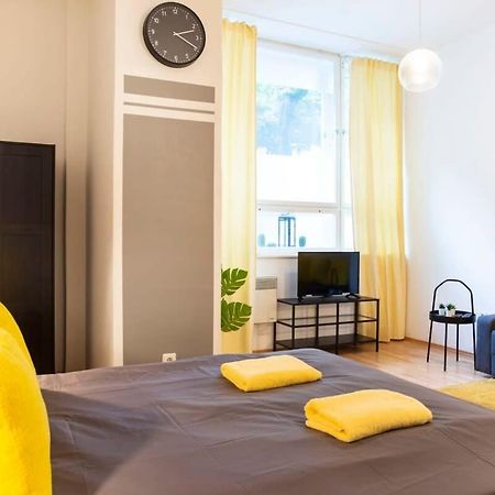 Cozy 2 Room Apartment Next To Hermannstrasse Berlín Exteriér fotografie