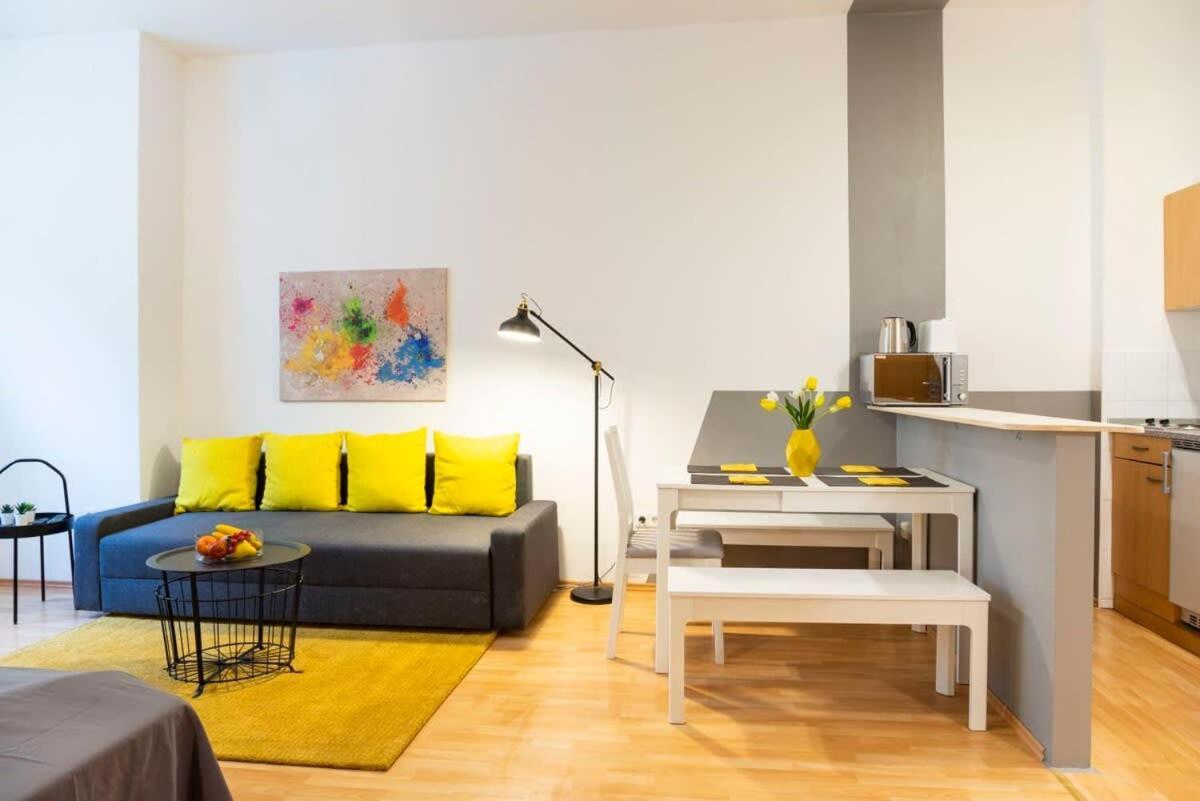 Cozy 2 Room Apartment Next To Hermannstrasse Berlín Exteriér fotografie