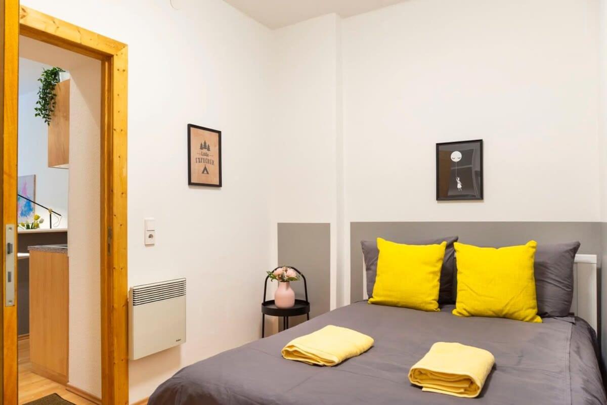 Cozy 2 Room Apartment Next To Hermannstrasse Berlín Exteriér fotografie