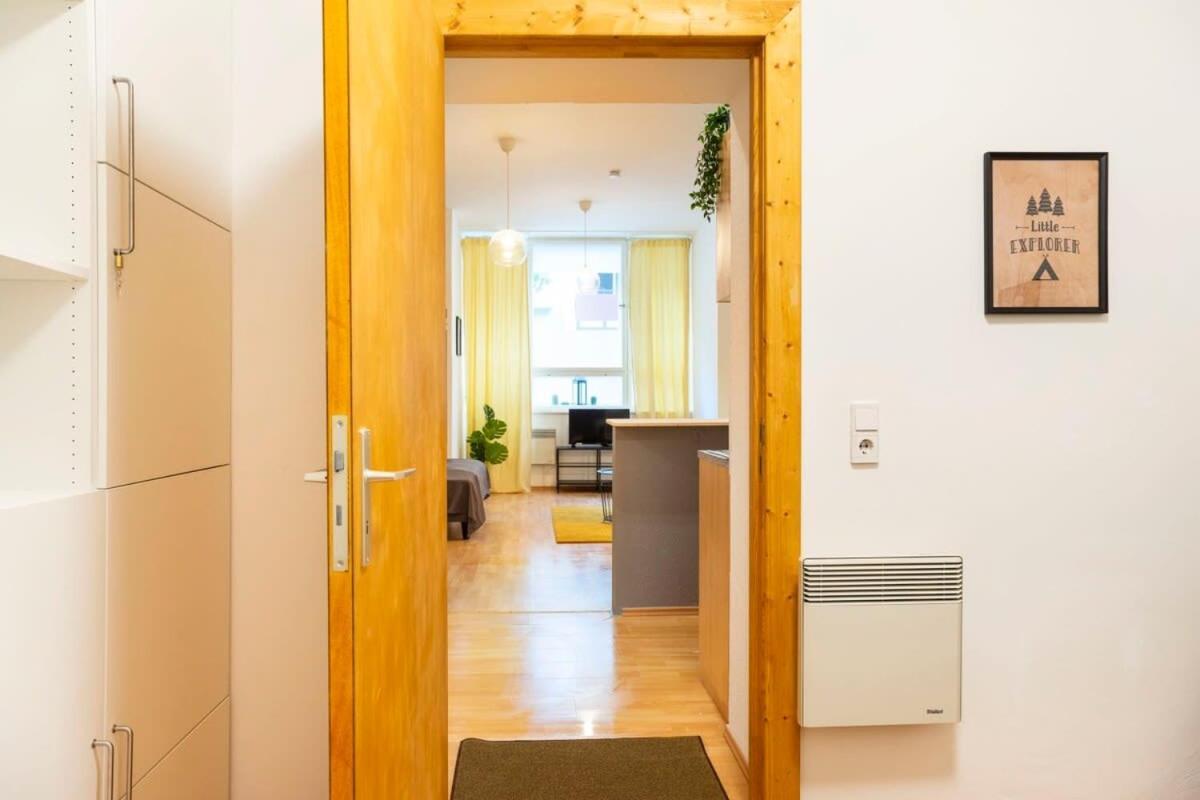 Cozy 2 Room Apartment Next To Hermannstrasse Berlín Exteriér fotografie