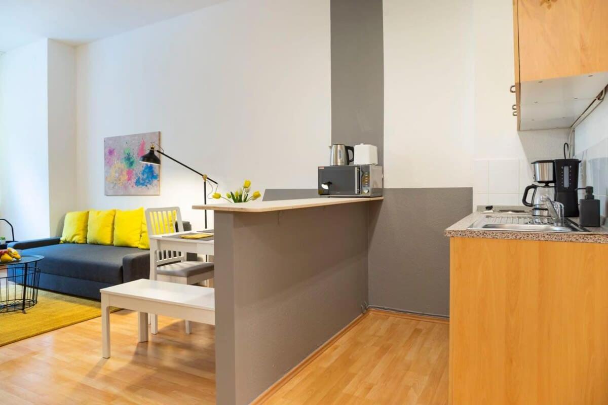 Cozy 2 Room Apartment Next To Hermannstrasse Berlín Exteriér fotografie